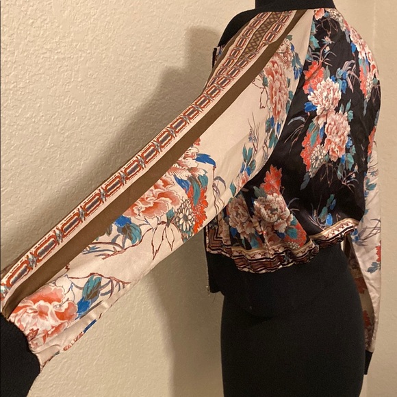 Forever 21 Floral Like “Johnny Was” Bomber Jacket - Picture 4 of 10